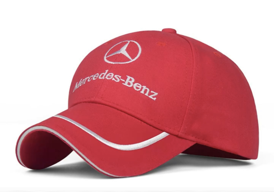 Kšiltovka Mercedes v červeném provedení