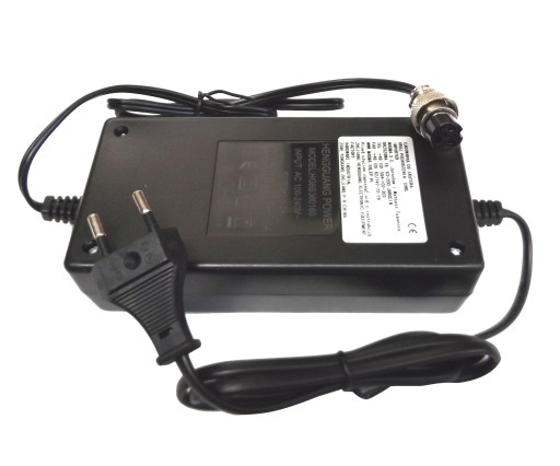 Nabíječka elektrokoloběžka 60V kulatá