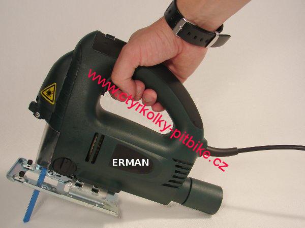 Přímočará pila 1250 W s laserem