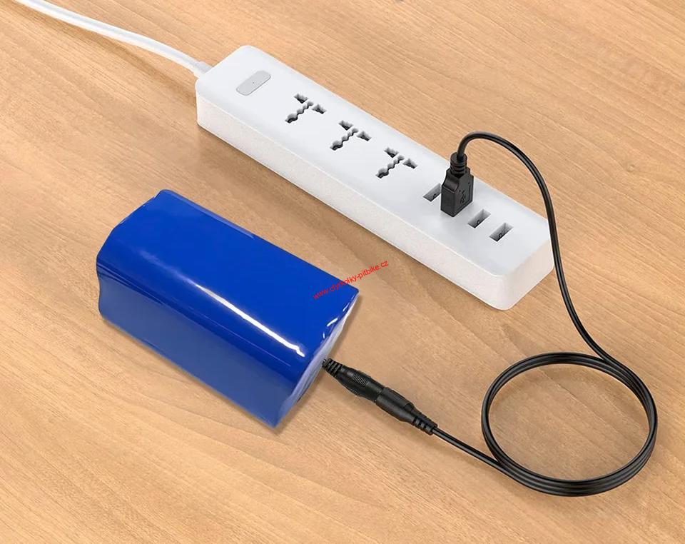 USB nabíječka pro Li-ion baterie 8,4V mA