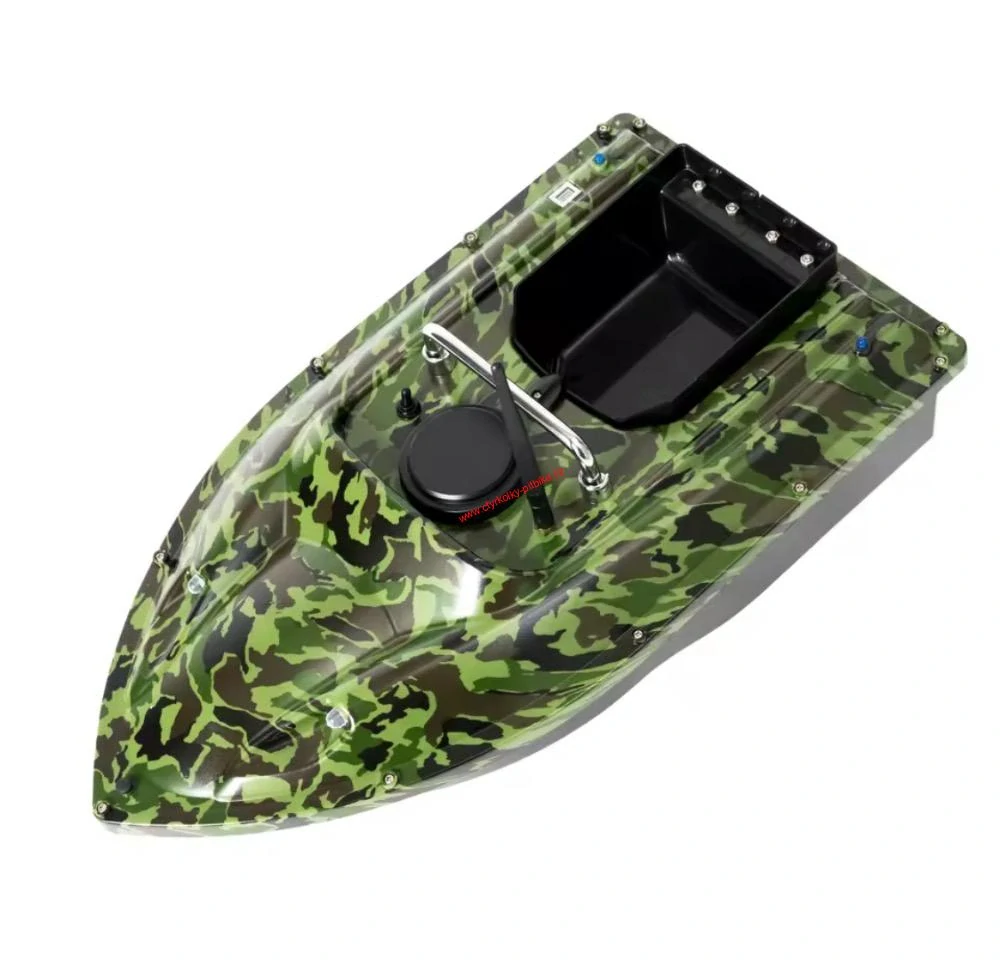 Rybářská zavážecí loď camo