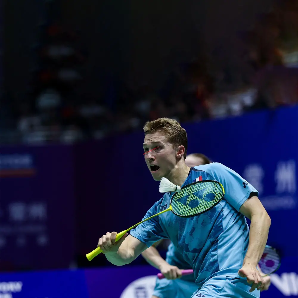 Badmintonová raketa Yonex NANOFLARE 1000 TOUR LIGHTNING YELLOW 4UG5