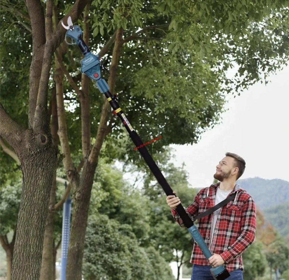 Zahradní teleskopické AKU nůžky + pila 6" 21V na větve stromů